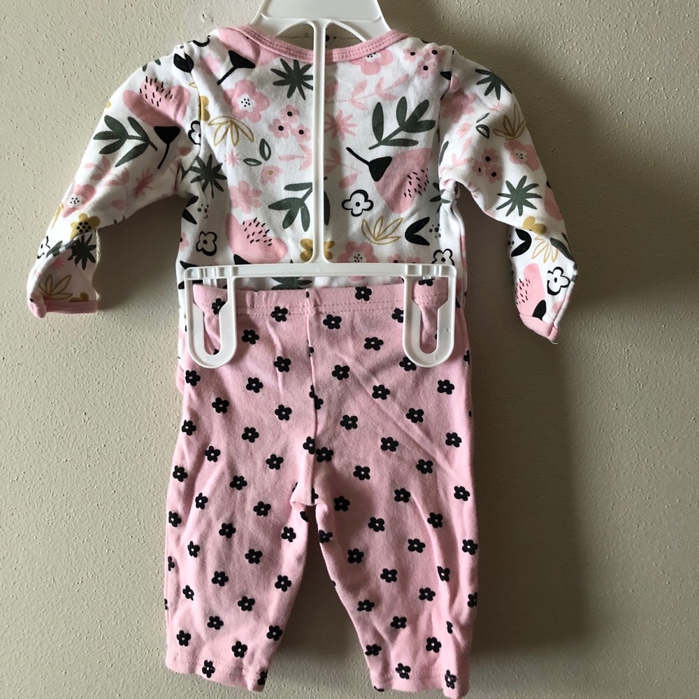 Baby Girl 2 piece “Daddy’s Little Love” - Picture 4 of 5